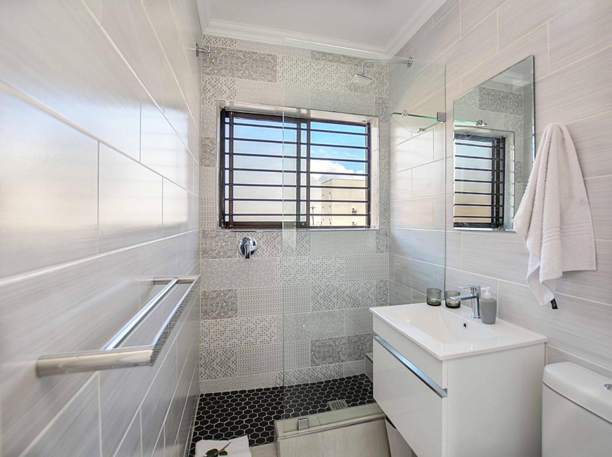 Sea Breeze Apartments Bloubergstrand Ngoại thất bức ảnh