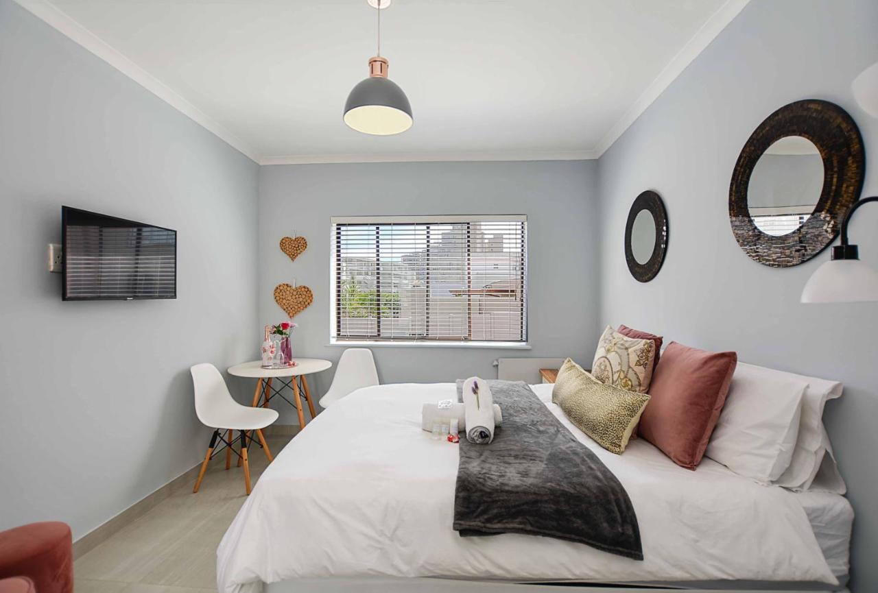 Sea Breeze Apartments Bloubergstrand Ngoại thất bức ảnh