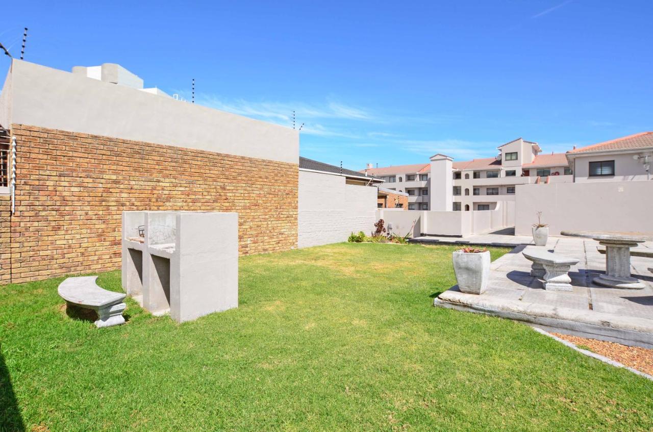 Sea Breeze Apartments Bloubergstrand Ngoại thất bức ảnh